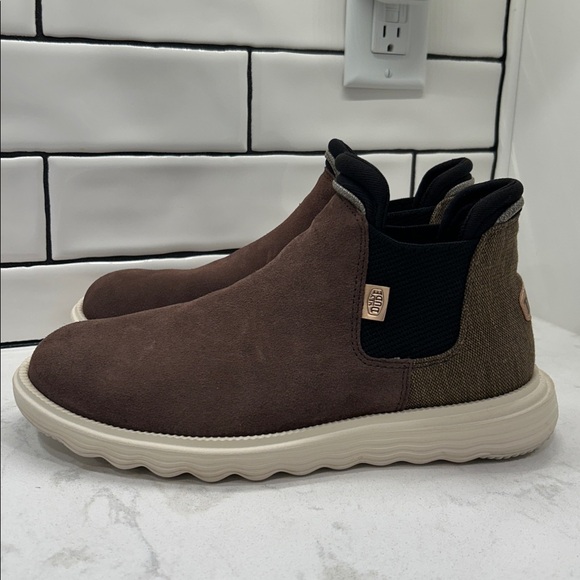 HEY DUDE WOMEN'S BRANSON SUEDE BOOT COFFEE SIZE 10 | WOMENS BOOTS | WOMENS - Picture 4 of 16